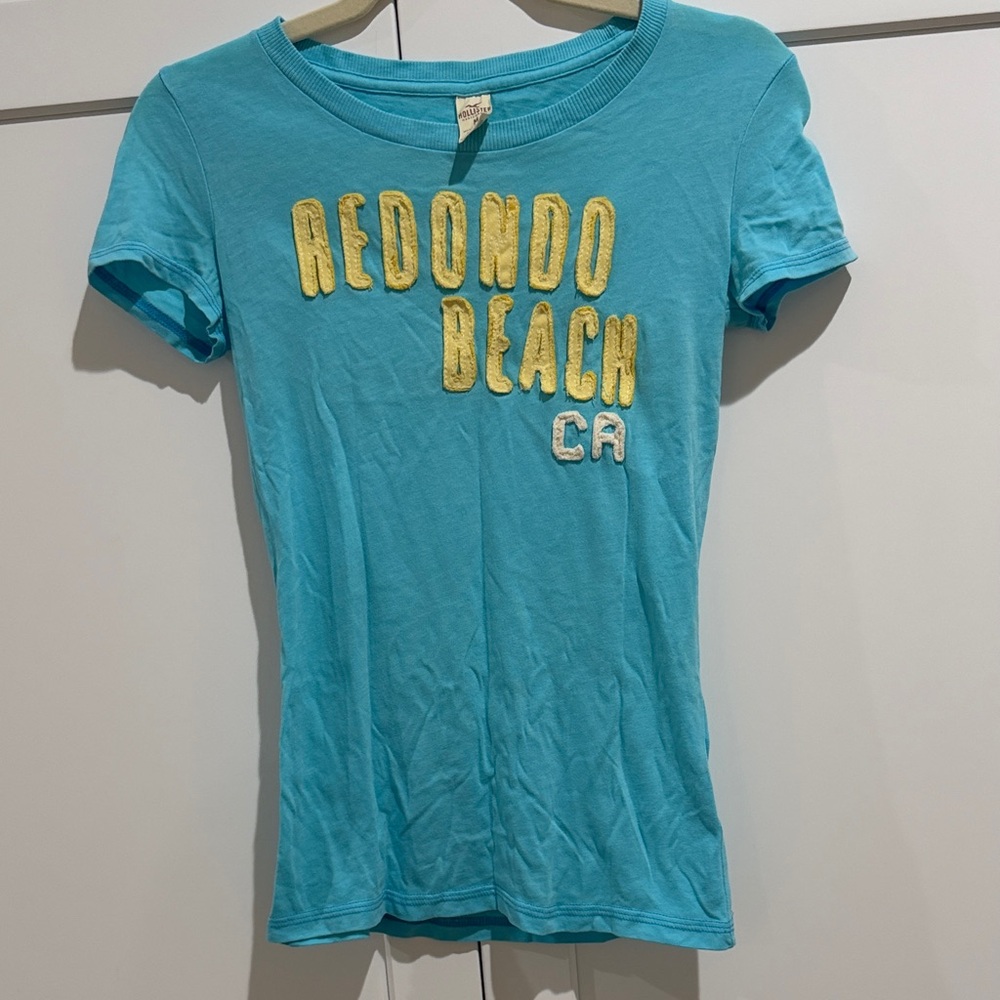 Hollister Turquoise Tee with Yellow Graphic